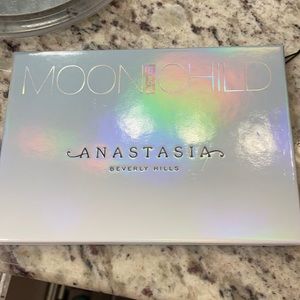Anastasia Moon Child Glow Kit